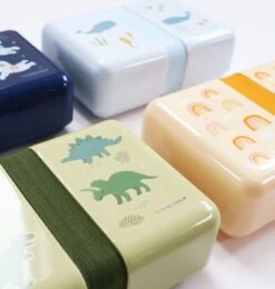 Broodtrommel / Lunch Box: Dino | A Little Lovely Company -Thuisopslag 1142x1200 7