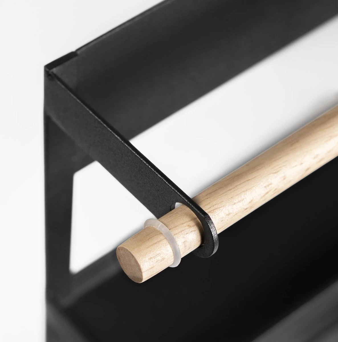 QUVIO Keukenrekje Van Metaal Magnetisch - Kruidenrek - Keuken Opbergrek Voor Kruiden, Handdoeken En Opscheplepels - Zwart 7 QUVIO Keukenrekje Van Metaal Magnetisch - Kruidenrek - Keuken Opbergrek Voor Kruiden, Handdoeken En Opscheplepels - Zwart - Afbeelding 5