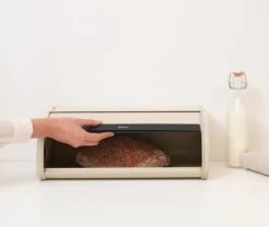 Brabantia Broodtrommel - Met Schuifdeksel - Soft Beige -Thuisopslag 1200x1012 1