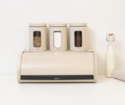 Brabantia Broodtrommel - Met Schuifdeksel - Soft Beige -Thuisopslag 1200x1012 3