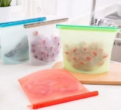 Siliconen Vershoudzakken | Bewaarzakken | Diepvrieszakken | Herbruikbaar | Lekvrij | Set 4-Stuks 1000ml | Vries & Hitte Bestendig | 4 Kleuren -Thuisopslag 1200x1094