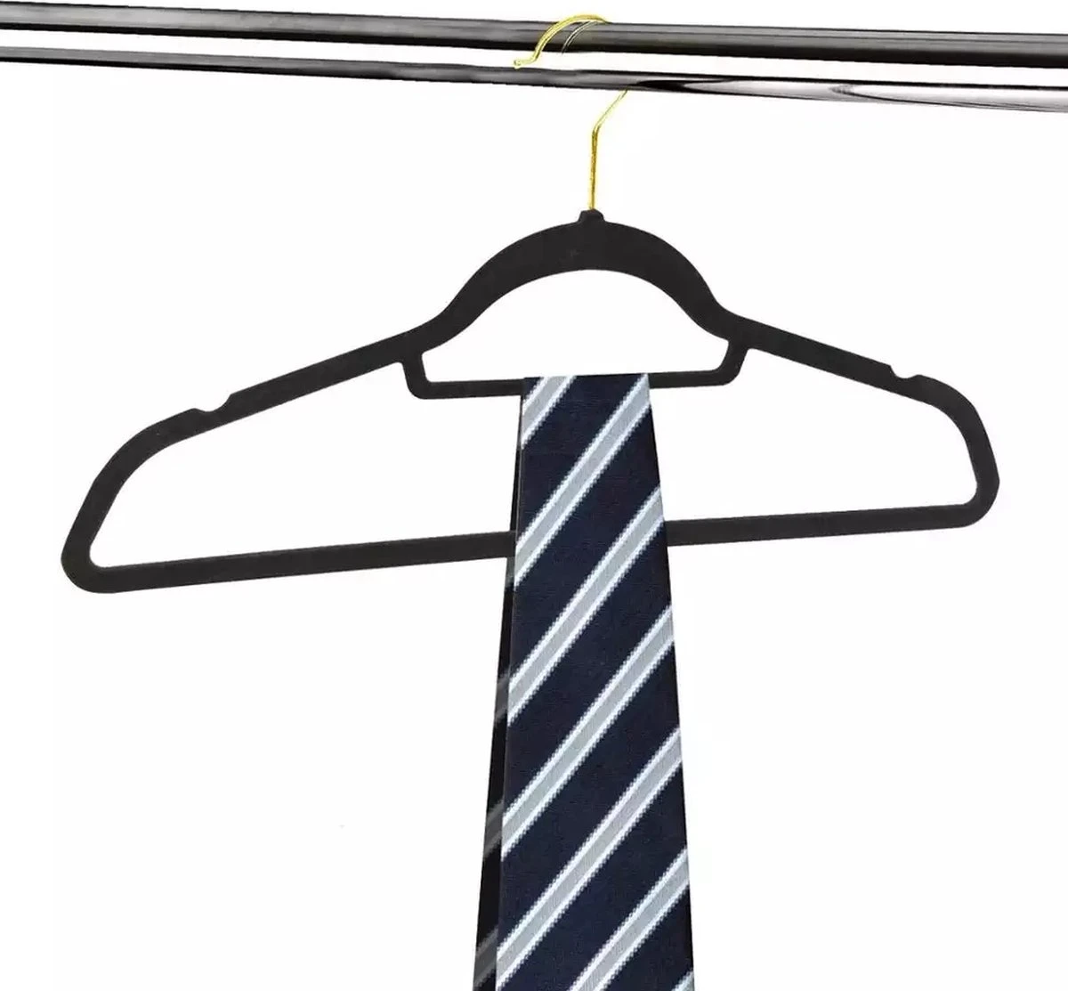 Merkloos YT Home - 50 Anti-slip Suede Kleerhangers - Dunne Kledinghangers Met Fluweel - Zwart En Goud - Gouden Draaibare Metalen Haak 4 Merkloos YT Home - 50 Anti-slip Suede Kleerhangers - Dunne Kledinghangers Met Fluweel - Zwart En Goud - Gouden Draaibare Metalen Haak - Afbeelding 2