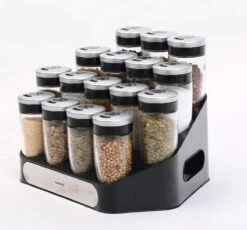 Merkloos Decopatent® Kruidenrek Incl. 16 Glazen Kruiden Potjes - Rvs Strooideksel - Staand Kruiden & Specerijen Rek - Kruidenpotjes Glas -Thuisopslag 1200x1116 1