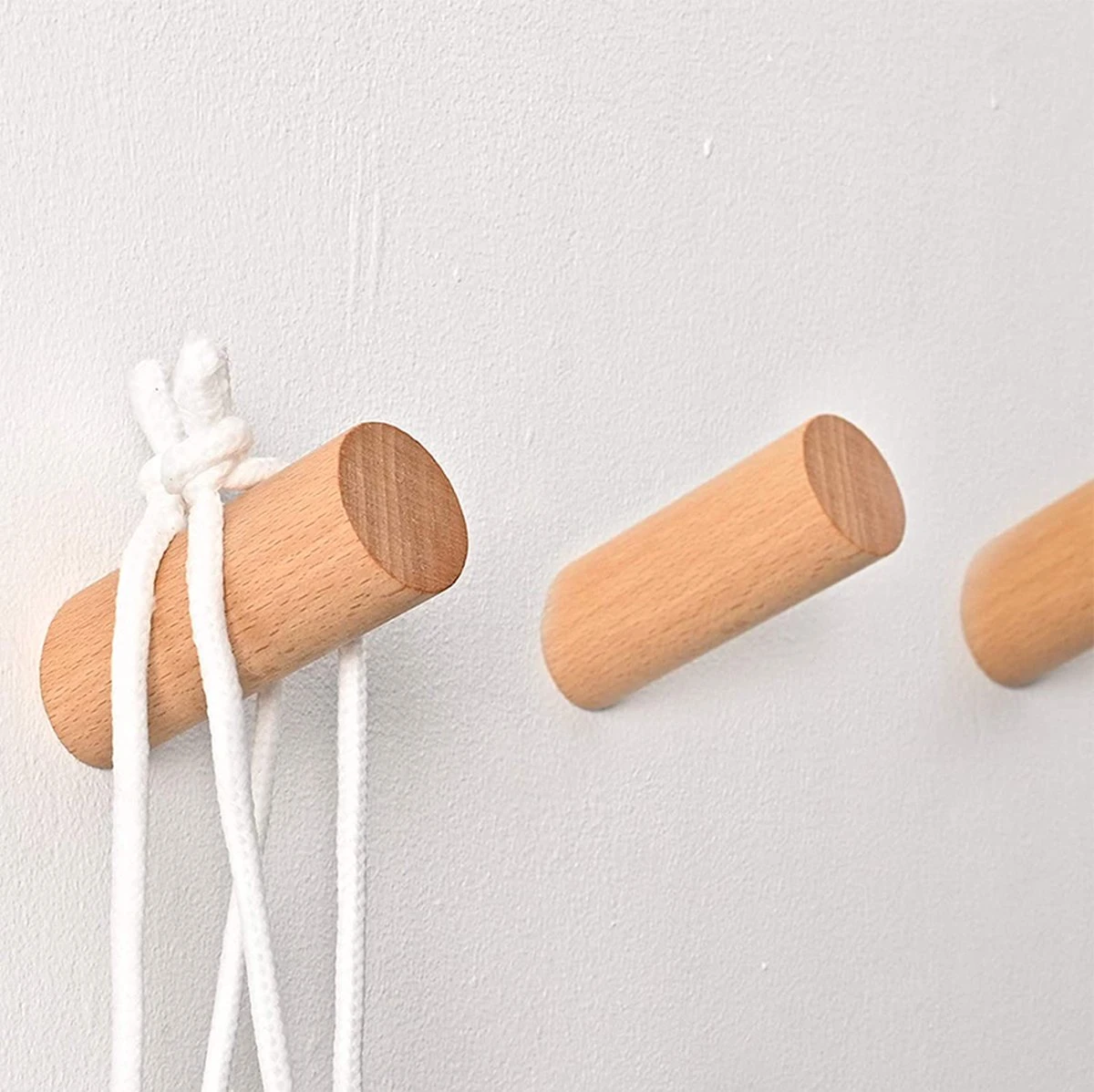 Homium Houten Wandhaken - 8 Cm - 6 Stuks - Beukenhout | Kapstokhaak - Kapstok Haakjes - Ophanghaak - Jashaak - Wandhaak - Wandkapstok - Handdoekhaak - Haken 5 Homium Houten Wandhaken - 8 Cm - 6 Stuks - Beukenhout | Kapstokhaak - Kapstok Haakjes - Ophanghaak - Jashaak - Wandhaak - Wandkapstok - Handdoekhaak - Haken - Afbeelding 3