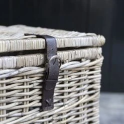 Rieten Mand - Stevige Rotan Opbergmand Met Deksel - Leren Riem - 30x30x30cm - Het Mandenhuys