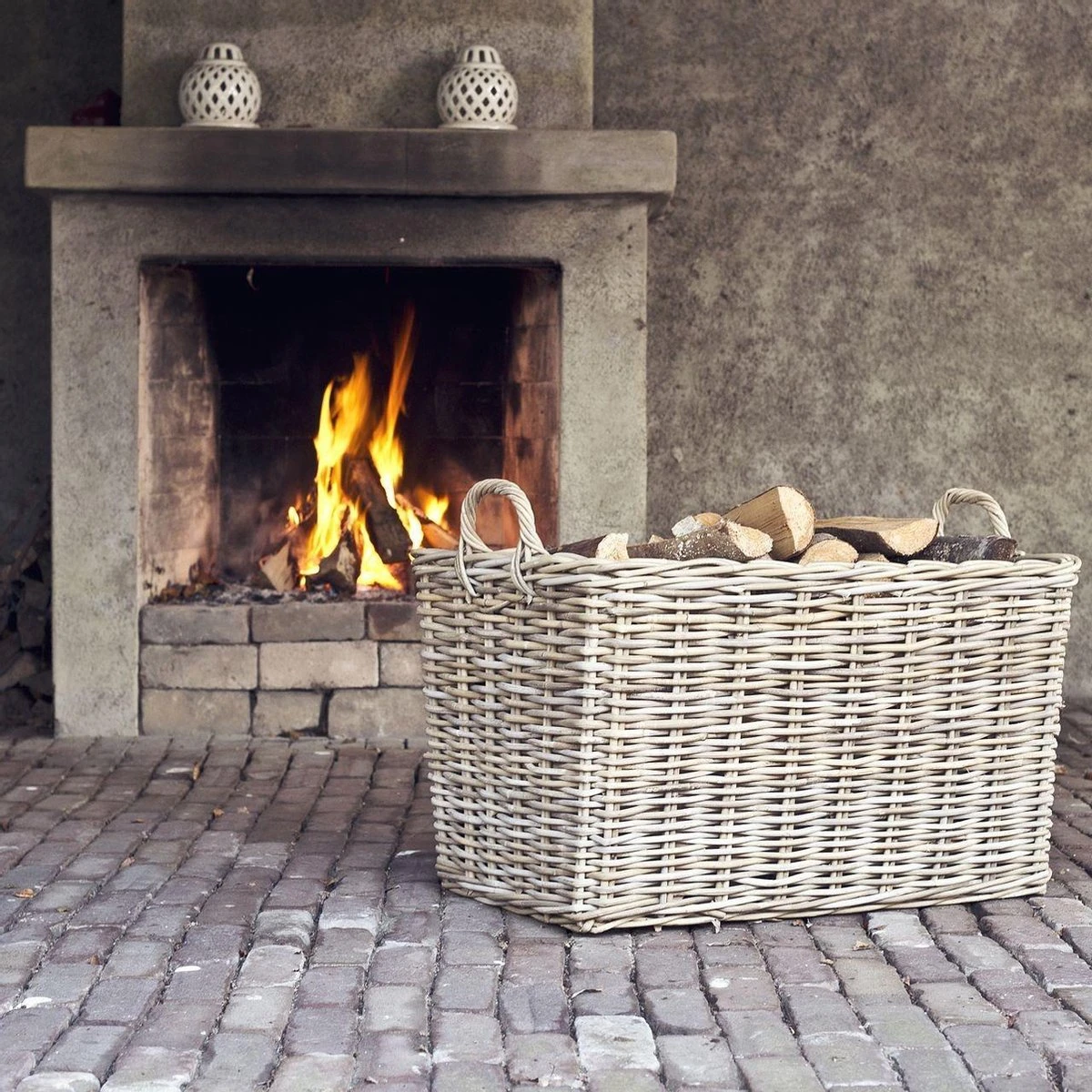 Houtmand Haardhout - Vergrijsd Rotan - 72×46×41cm - Het Mandenhuys 3 Houtmand Haardhout - Vergrijsd Rotan - 72×46×41cm - Het Mandenhuys