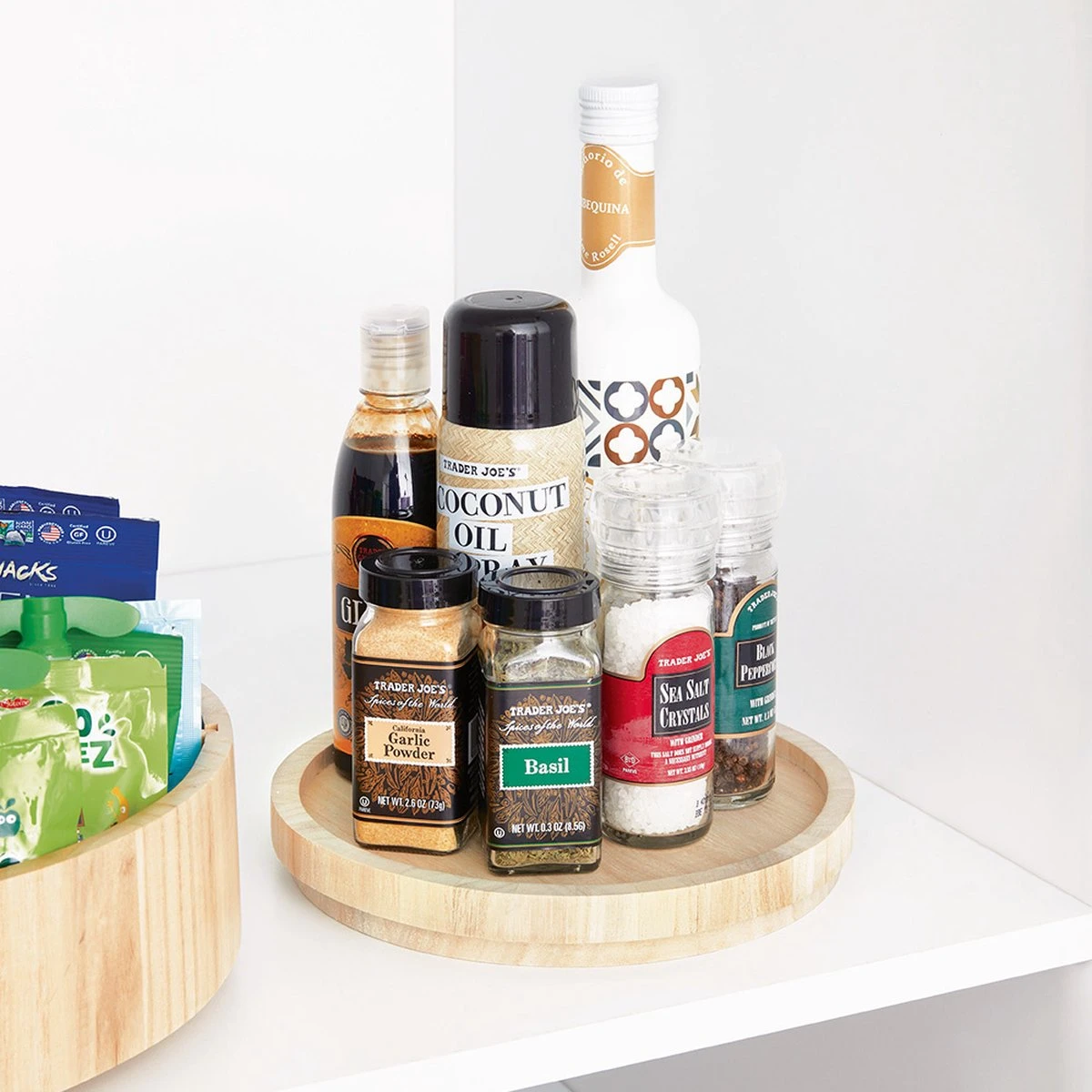 The Home Edit Draaiplateau Hout - Wooden Collection - Lage Opstaande Rand 3 The Home Edit Draaiplateau Hout - Wooden Collection - Lage Opstaande Rand