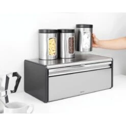 Brabantia Broodtrommel - Met Klepdeksel - Matt Steel Fingerprint Proof / Matt Black -Thuisopslag 1200x1200 16