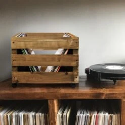 United Entertainment - Vintage Houten Krat Voor 100 Vinyl Platen – LP Krat Hout Op Wielen – 46x34x36 Cm - Bruin -Thuisopslag 1200x1200 1672