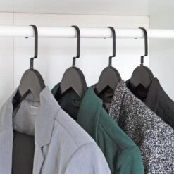 Eleganca Luxe Kleerhangers – Kledinghangers – Garderobehangers – Kledinghangers Voor In De Kast – Hout – 45 Cm – 15 Stuks – Zwart -Thuisopslag 1200x1200 1728