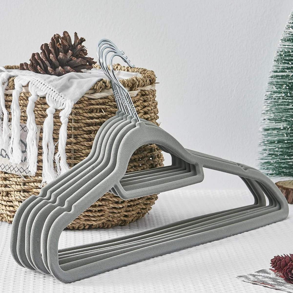 ACAZA 30 Anti-slip Kleerhangers - Ultra-dunne Kledingshangers Met Fluweel - Kapstokken Met Broeklat Of Roklat - Grijs 13 ACAZA 30 Anti-slip Kleerhangers - Ultra-dunne Kledingshangers Met Fluweel - Kapstokken Met Broeklat Of Roklat - Grijs - Afbeelding 11