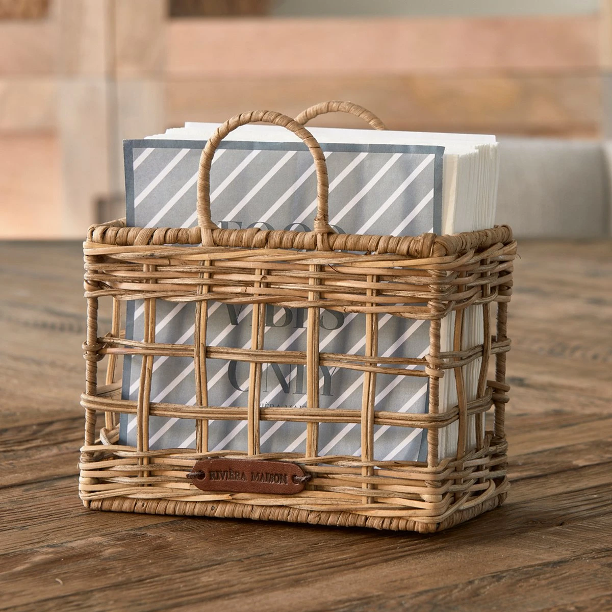 Riviera Maison Servettenhouder Staand Rotan Tas, Keuken, Eettafel, Opbergdoos Servetten - Rustic Rattan Bag Napkin Holder - Bruin - Rattan Pitriet 4 Riviera Maison Servettenhouder Staand Rotan Tas, Keuken, Eettafel, Opbergdoos Servetten - Rustic Rattan Bag Napkin Holder - Bruin - Rattan Pitriet - Afbeelding 2