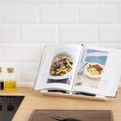 Navaris Bamboe Kookboekenstandaard En Tablethouder - Met 2 Verstelbare Metalen Paginaklemmen - 33 X 24 Cm - Wit -Thuisopslag 1200x1200 2428