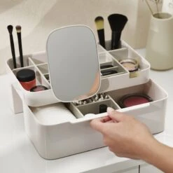 Joseph Joseph Cosmetica Opbergdoos Met Spiegel - Large - Met Spiegel - Sorteervakken 39 Joseph Joseph Cosmetica Opbergdoos Met Spiegel - Large - Met Spiegel - Sorteervakken -Thuisopslag 1200x1200 2648