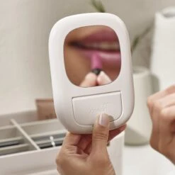 Joseph Joseph Cosmetica Opbergdoos Met Spiegel - Large - Met Spiegel - Sorteervakken 41 Joseph Joseph Cosmetica Opbergdoos Met Spiegel - Large - Met Spiegel - Sorteervakken -Thuisopslag 1200x1200 2649