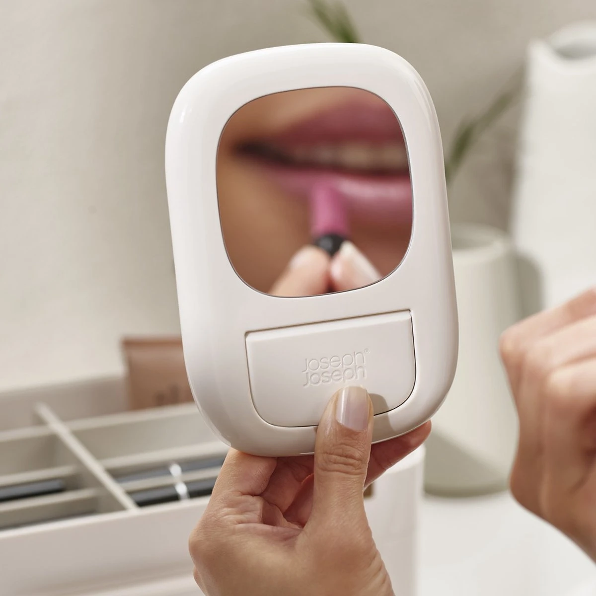 Joseph Joseph Cosmetica Opbergdoos Met Spiegel - Large - Met Spiegel - Sorteervakken 22 Joseph Joseph Cosmetica Opbergdoos Met Spiegel - Large - Met Spiegel - Sorteervakken - Afbeelding 20