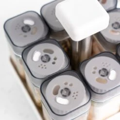 Coninx Kruidenrek Staand - Draaiend Kruidenrek Met Glazen Potjes - Kruidencarrousel Draaibaar - 8 Kruidenpotjes - Wit / RVS -Thuisopslag 1200x1200 342