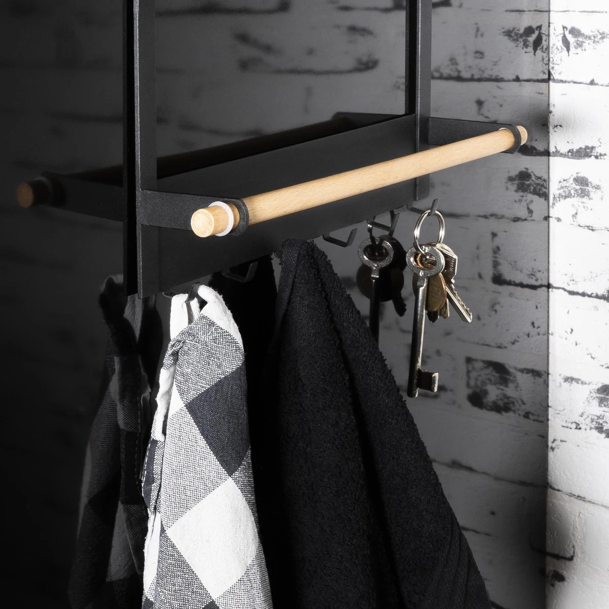 QUVIO Keukenrekje Van Metaal Magnetisch - Kruidenrek - Keuken Opbergrek Voor Kruiden, Handdoeken En Opscheplepels - Zwart 4 QUVIO Keukenrekje Van Metaal Magnetisch - Kruidenrek - Keuken Opbergrek Voor Kruiden, Handdoeken En Opscheplepels - Zwart - Afbeelding 2