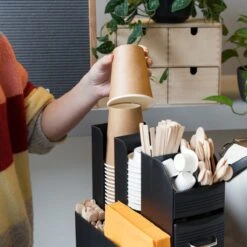 Navaris Koffie En Thee Organizer - Met Bakjes Voor Capsules, Suiker, Melk En Theezakjes - Inclusief Cuphouder - Zwart -Thuisopslag 1200x1200 866