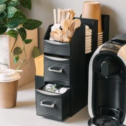 Navaris Koffie En Thee Organizer - Met Bakjes Voor Capsules, Suiker, Melk En Theezakjes - Inclusief Cuphouder - Zwart -Thuisopslag 1200x1200 868