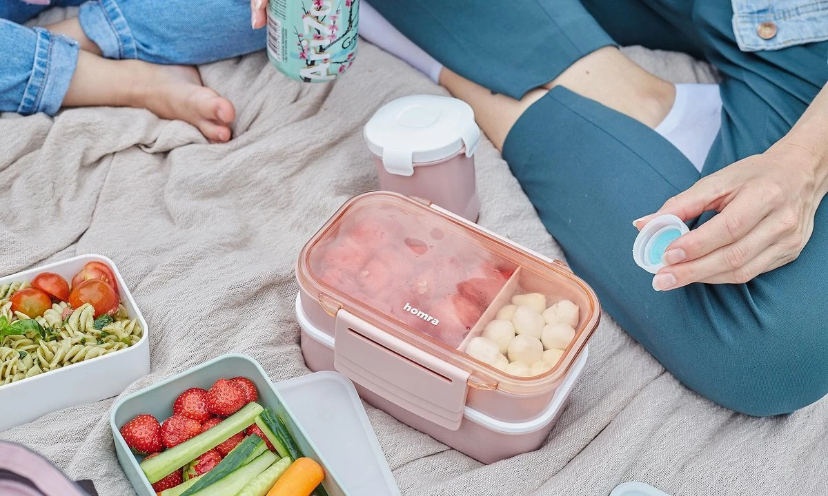 Homra Lunchbox STAQS Pink - Bento Box - 2 Laags Broodtrommel - 3 Compartimenten - Roze - Lunch To Go - Duurzaam Kunststof - BPA Vrij - 3 Vaks Lunchtrommel Voor Volwassenen - Inclusief Bestek - Magnetron, Diepvries, Vaatwasser Bestendig - Vers Houden 14 Homra Lunchbox STAQS Pink - Bento Box - 2 Laags Broodtrommel - 3 Compartimenten - Roze - Lunch To Go - Duurzaam Kunststof - BPA Vrij - 3 Vaks Lunchtrommel Voor Volwassenen - Inclusief Bestek - Magnetron, Diepvries, Vaatwasser Bestendig - Vers Houden - Afbeelding 12
