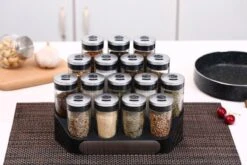 Merkloos Decopatent® Kruidenrek Incl. 16 Glazen Kruiden Potjes - Rvs Strooideksel - Staand Kruiden & Specerijen Rek - Kruidenpotjes Glas -Thuisopslag 1200x800 47