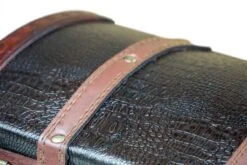 Brynnberg Schatkist "Croco 30x17x16cm" - Grote Schatkist, Zwart Imitatie Krokodillenleer Patroon Hout Met Deksel, Slot En Sleutel, Piratenkist Afsluitbaar, Opbergkist -Thuisopslag 1200x800 68