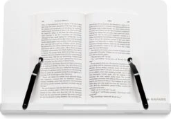 Navaris Bamboe Kookboekenstandaard En Tablethouder - Met 2 Verstelbare Metalen Paginaklemmen - 33 X 24 Cm - Wit -Thuisopslag 1200x836 1