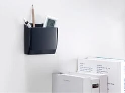 Universele Accessoire Wandbeugel Houder Organizer - Muur Wand Opbergbakken Voor Opbergen Afstandsbediening/Smartphone/Pennen/Kantoorgerei - Bakjes Opbergboxen Voor Aan De Muur - Zelfklevend Of Shroefbaar - Set Van 2 Stuks - 12,5 X 5 X 11 Cm -Thuisopslag 1200x893 3