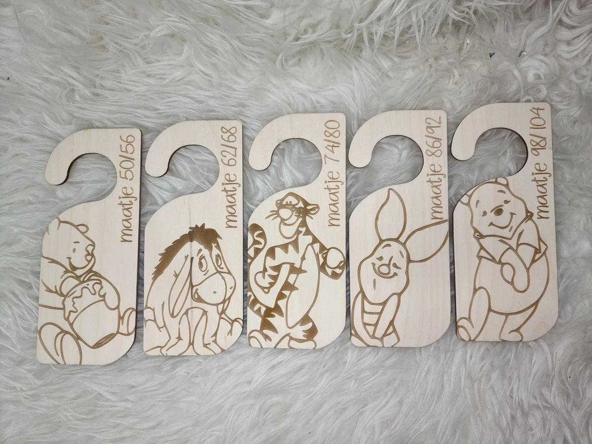 Maathangers Winnie The Pooh De Luxe– Baby Kledinghanger – Maat 50 Tm 104 3 Maathangers Winnie The Pooh De Luxe– Baby Kledinghanger – Maat 50 Tm 104