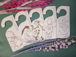 Maathangers Winnie The Pooh De Luxe– Baby Kledinghanger – Maat 50 Tm 104 7 Maathangers Winnie The Pooh De Luxe– Baby Kledinghanger – Maat 50 Tm 104 -Thuisopslag 1200x900 74