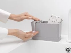 Brabantia SinkSide Aanrecht Organizer - Set 2-delig - Mid Grey 17 Brabantia SinkSide Aanrecht Organizer - Set 2-delig - Mid Grey -Thuisopslag 1200x900 82