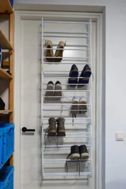 Eleganca Schoenenrek Hangend – Schoenenkast – Geschikt Voor Stompe Rondom Vlakke Deuren – Schoenenrek Voor 24 Tot 36 Paar Schoenen – Deurhanger – Deurrek – Ruimtebesparende Schoenenbank – Schoenenopberger – Kunststof/Metaal – Wit