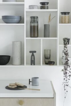 Brabantia Voorraadbussen Met Maatbeker Set Van 2 - 1,3 L - Dark Grey -Thuisopslag 799x1200 7