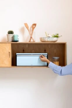 Brabantia Broodtrommel - Met Klepdeksel - Dreamy Blue -Thuisopslag 800x1200 13