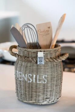 Riviera Maison Keukengerei Houder Lepelhouder - Rustic Rattan Utensils Pot - Bruin -Thuisopslag 800x1200 50